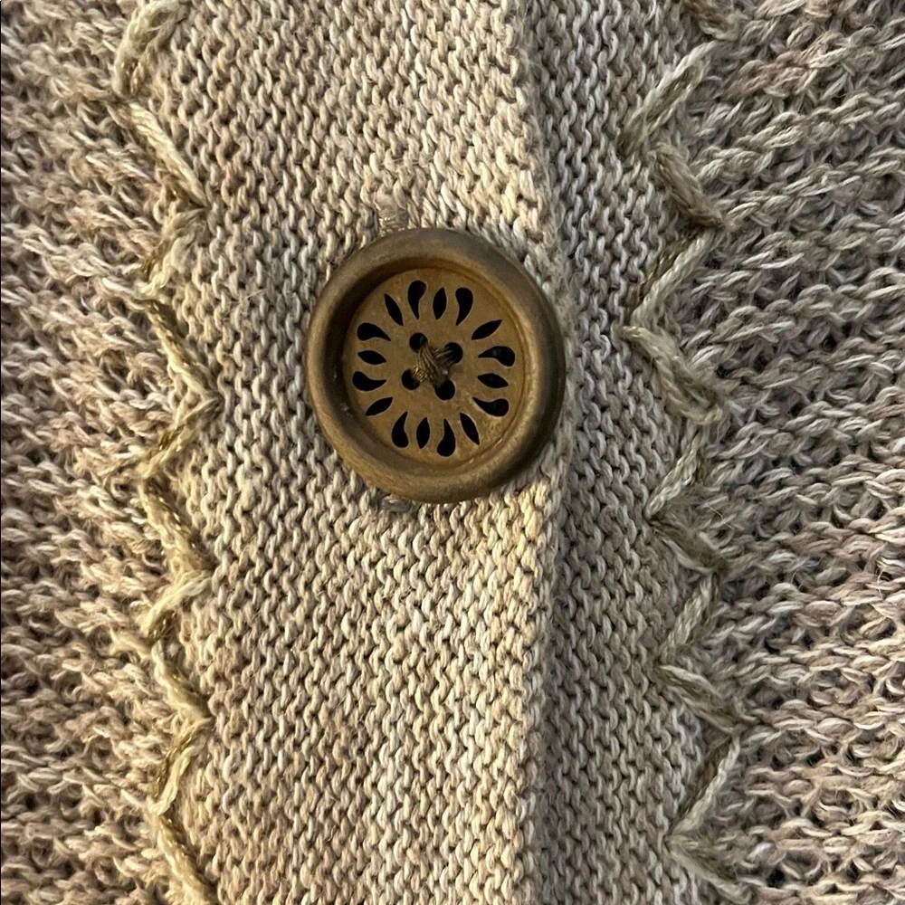 Coldwater Creek tan/ cream knit long sweater. Size Medium.